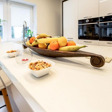Lux Hedonistic Life Aparthotel Újvidék Kültér fotó