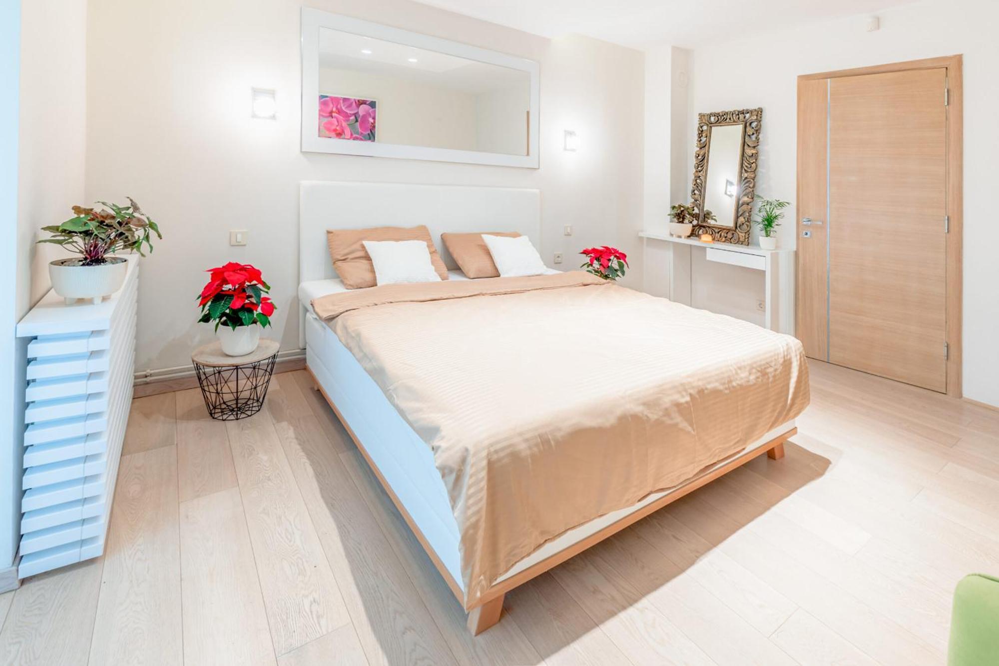 Lux Hedonistic Life Aparthotel Újvidék Kültér fotó