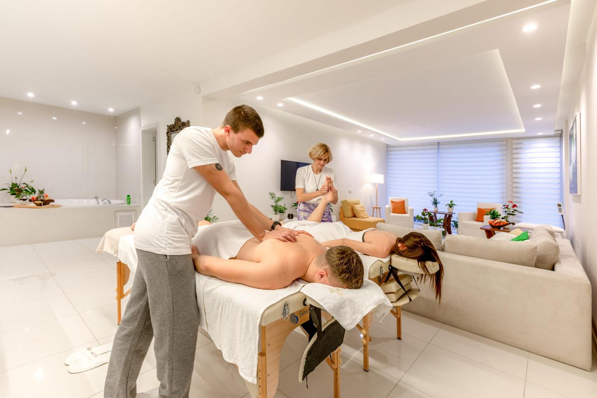 Lux Hedonistic Life Aparthotel Újvidék Kültér fotó